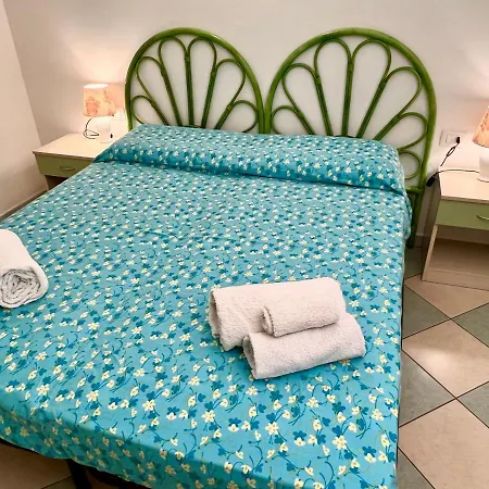 Le Ginestre Apartment *