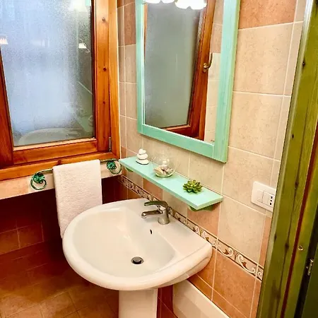 Le Ginestre Apartment