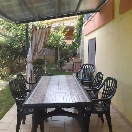 Le Ginestre Apartment